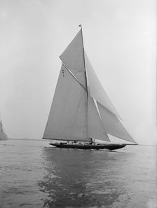 The 15 Metre sailing yacht Pamela sailing close-hauled, 1913. Creator: Kirk & Sons of Cowes