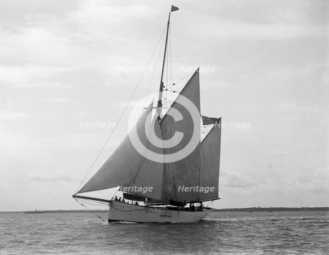 The 167 ton ketch 'Anemone' under sail, 1922. Creator: Kirk & Sons of Cowes.