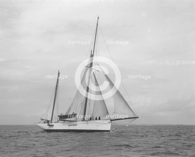 The 167 ton ketch 'Anemone' under sail, 1922. Creator: Kirk & Sons of Cowes.