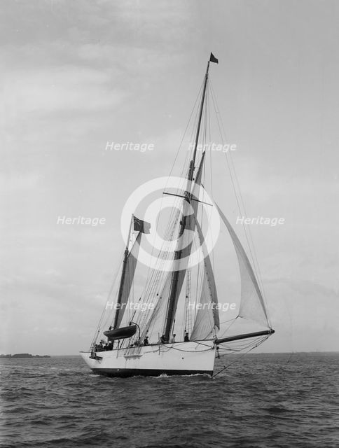 The 167 ton ketch 'Anemone' under sail, 1922. Creator: Kirk & Sons of Cowes.
