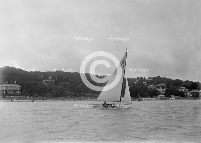 The 18-foot keelboat 'Vanity' (K5), 1922. Creator: Kirk & Sons of Cowes.