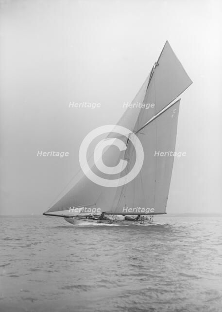The 19-metre cutter 'Norada' sailing close-hauled, 1913. Creator: Kirk & Sons of Cowes.