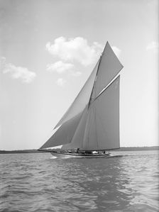 The 19-metre class Mariquita sailing close-hauled, 1910. Creator: Kirk & Sons of Cowes
