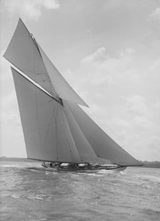 The 19-metre class Mariquita sailing close-hauled, 1911. Creator: Kirk & Sons of Cowes
