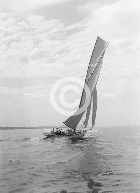 The 10 Metre class sailing yacht 'Irex', 1911. Creator: Kirk & Sons of Cowes.