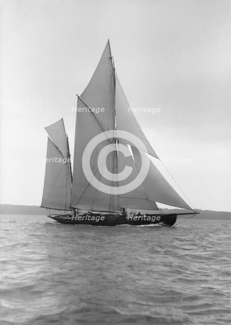 The 118 foot ketch 'Fidra', 1913. Creator: Kirk & Sons of Cowes.