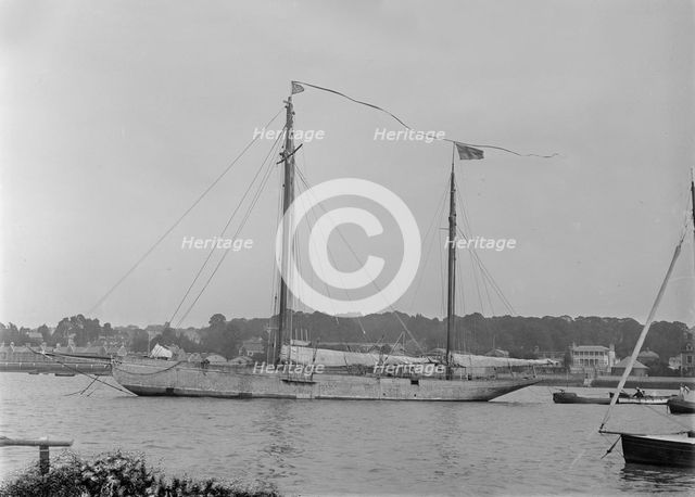 The 118 foot ketch 'Fidra' at anchor, 1922. Creator: Kirk & Sons of Cowes.