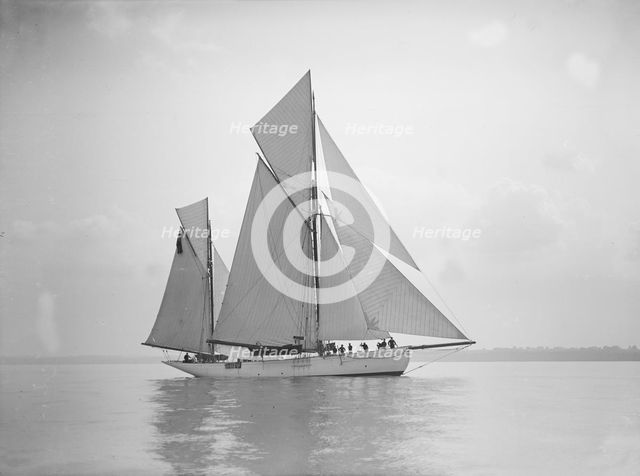 The 134 ton ketch 'Lavengro' under sail, 1911. Creator: Kirk & Sons of Cowes.