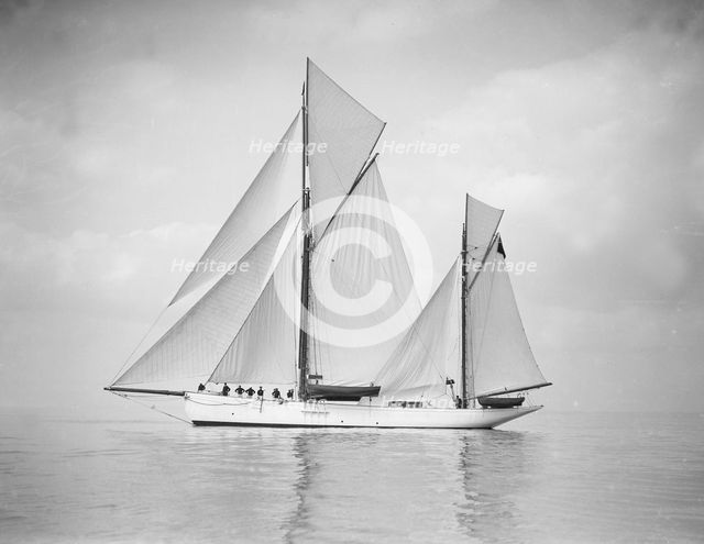 The 134 ton ketch 'Lavengro' under sail, 1911. Creator: Kirk & Sons of Cowes.