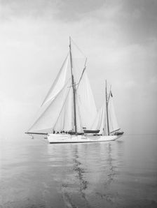 The 134 ton ketch Lavengro under sail, 1911. Creator: Kirk & Sons of Cowes