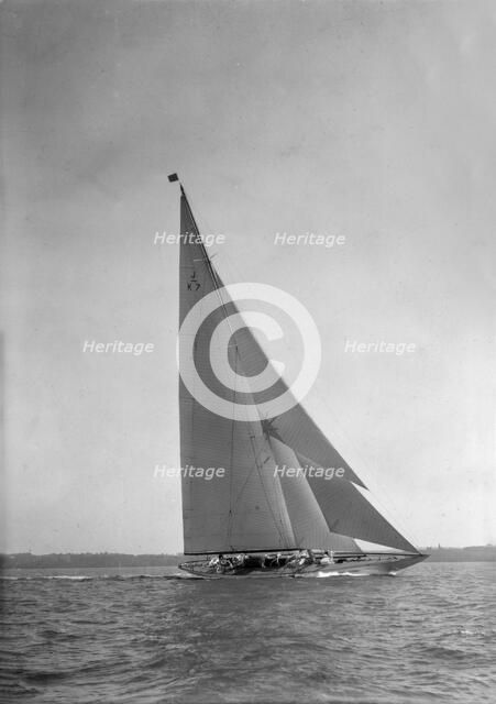 The 205 ton J-class yacht 'Velsheda' sailing close hauled, 1935.  Creator: Kirk & Sons of Cowes.