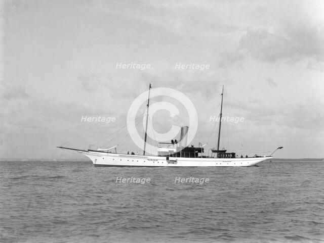 The 357 ton steam yacht 'Yarta' at anchor, 1922. Creator: Kirk & Sons of Cowes.