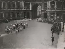 The 38th Middlesex (Artists') Rifle Volunteers marching into the courtyard at Burlington House, 1933 Creator: Topical Press Agency