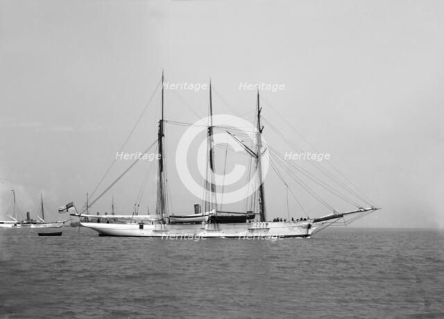 The 3 mast auxiliary schooner 'Czarina'. Creator: Kirk & Sons of Cowes.