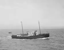 The 30 ton motor yacht Black Pearl 1936. Creator: Kirk & Sons of Cowes
