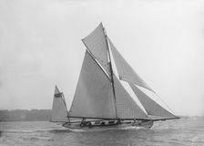 The 46 ft yawl Chinkara under sail, 1913. Creator: Kirk & Sons of Cowes