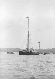 The 40 ton yawl Hyacinth at anchor, 1913. Creator: Kirk & Sons of Cowes