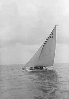 The 6 Metre Amethyst sails close-hauled, 1913. Creator: Kirk & Sons of Cowes