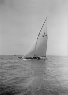 The 6 Metre Bathsheba 1933. Creator: Kirk & Sons of Cowes