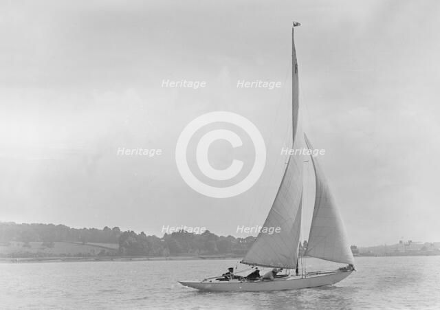 The 6 Metre sailing yacht 'Victoria' (K5), 1921. Creator: Kirk & Sons of Cowes.