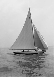 The 6 Metre sailing yacht Peterkin 1914. Creator: Kirk & Sons of Cowes