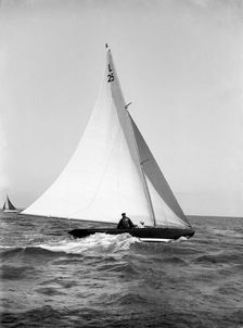The 6 Metre Stella 1914. Creator: Kirk & Sons of Cowes