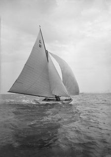The 6 Metre Womba II 1913. Creator: Kirk & Sons of Cowes
