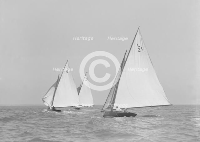 The 6 Metres boats 'Cheetal', 'The Whim' and 'Ejnar' racing downwind. Creator: Kirk & Sons of Cowes.