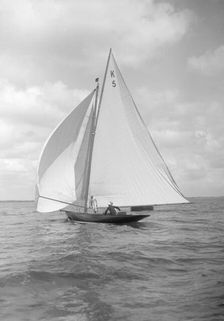 The 7 Metre class Endrick 1912. Creator: Kirk & Sons of Cowes