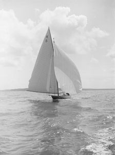 The 7 Metre class Endrick 1912. Creator: Kirk & Sons of Cowes