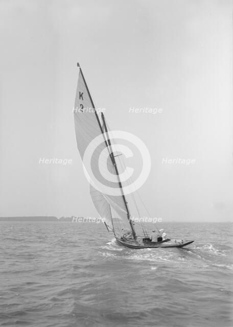 The 7 Metre class yacht 'Ithman', 1911. Creator: Kirk & Sons of Cowes.