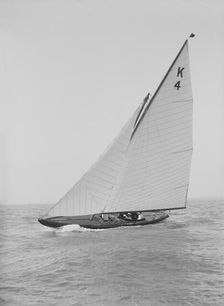 The 7 Metre Anitra (K4) sailing close-hauled, 1914. Creator: Kirk & Sons of Cowes