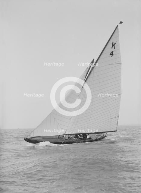 The 7 Metre 'Anitra' (K4) sailing close-hauled, 1914. Creator: Kirk & Sons of Cowes.