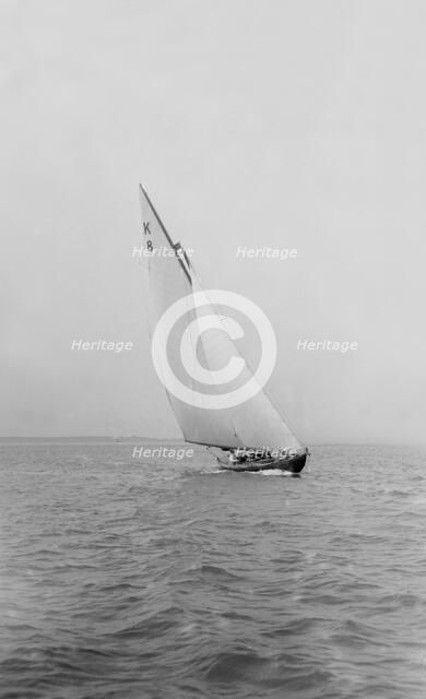 The 7 Metre sailing yacht 'Pinaster' (K8), 1913. Creator: Kirk & Sons of Cowes.