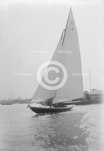 The 7 Metre sailing yacht 'Pinaster' (K8), 1913. Creator: Kirk & Sons of Cowes.