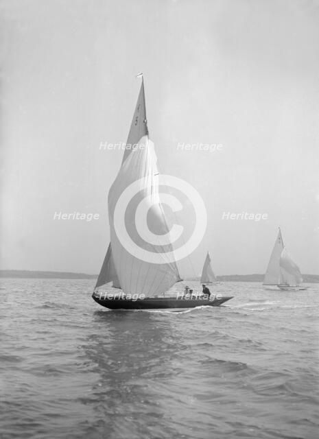 The 7 Metre yacht Strathendrick (K5), 1913. Creator: Kirk & Sons of Cowes.
