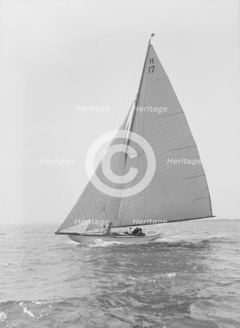 The 8 Metre 'Ierne', 1914. Creator: Kirk & Sons of Cowes.