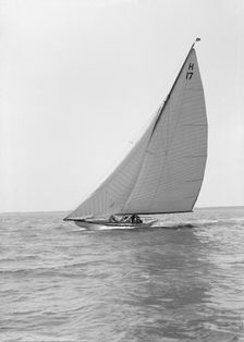 The 8 Metre Ierne 1914. Creator: Kirk & Sons of Cowes