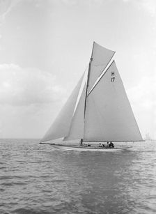 The 8 Metre Ierne sailing close-hauled, 1913. Creator: Kirk & Sons of Cowes