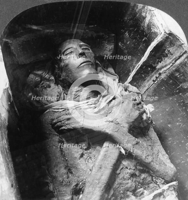 The mummy of Sethos I (1394BC-1279BC), Cairo, Egypt, 1905.Artist: Underwood & Underwood