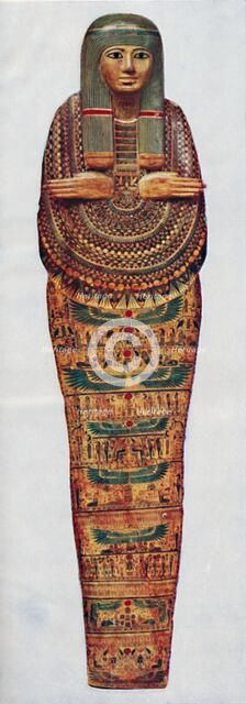 'The Mummy case of a priestess of Ammon-Ra dating from 1600 BC, (c1935). Artist: Unknown.