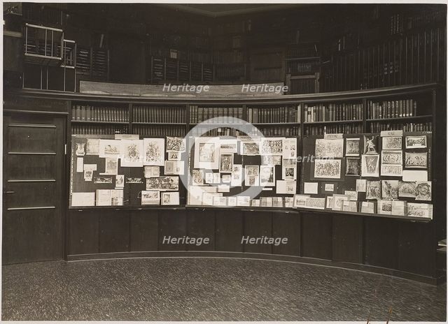 The Mnemosyne Atlas at the Reading room of the Kunstwissenschaftliche Bibliothek Warburg, 1927.