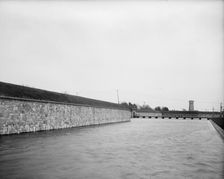 The Moat and main entrance, Fort Monroe, Va., between 1900 and 1910. Creator: Unknown