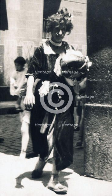 The Monyos' popular street character of the city of Barcelona, ??1920.