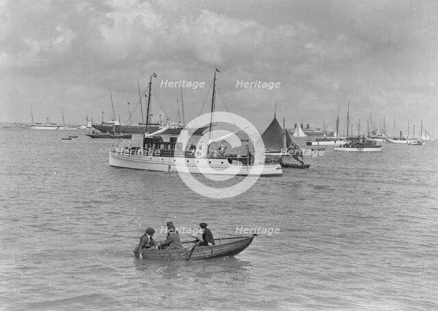 The motor yacht 'Silver Cloud' under way, 1920. Creator: Kirk & Sons of Cowes.