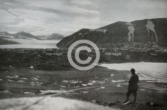 'The Mouth of Dry Valley, Showing The Commonwealth Glacier', 1912, (1913).  Artist: Frank Debenham.