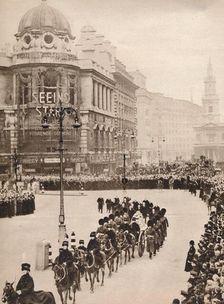 The moving simplicity of King George's last journey through London 1936