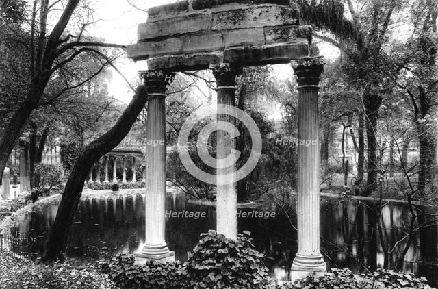 The Naumachia's Corinthian columns, Parc Monceau, Paris, 1931.Artist: Ernest Flammarion
