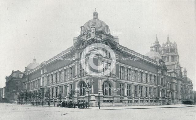 'The new Victoria and Albert Museum opened on June 26th, 1909', c1909. Artist: Unknown.