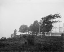 The New Arlington, Petoskey, Mich., between 1900 and 1905. Creator: Unknown